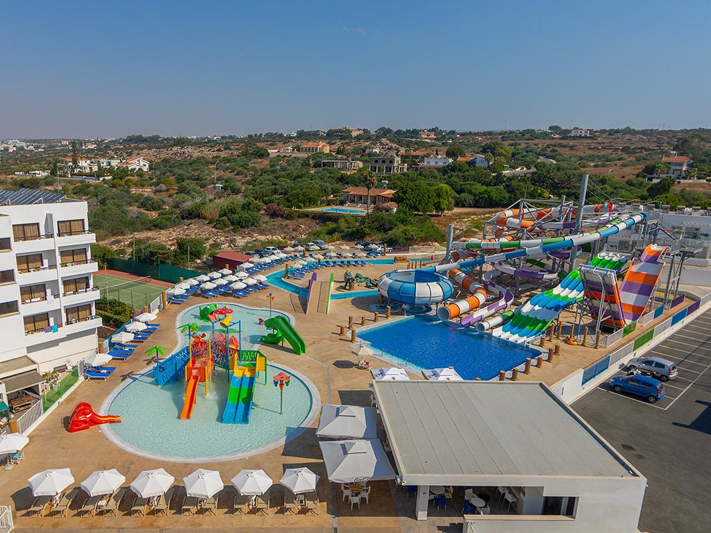 Badelandet med omgivelser